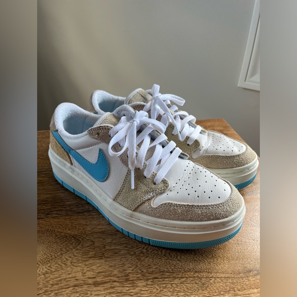 Jordan 1 Elevate Low SE Salt Lake City White
Blue Womens Shoes